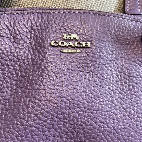 NWOT COACH Pebble Leather Small Kelsey Crossbody Handbag - Picture 2 of 10